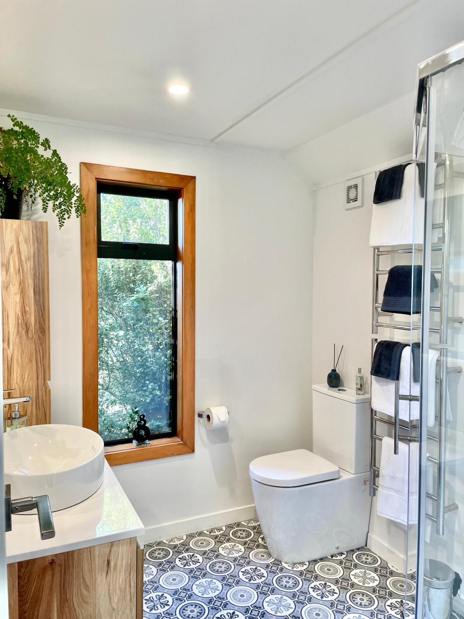 The Cove Cabin - Your Quiet Escape Dunedin Exterior photo